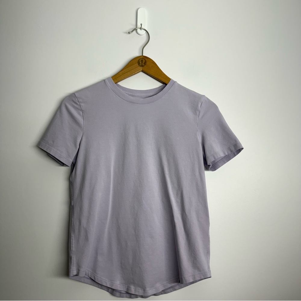 lululemon athletica Lavender Short Sleeve Tee